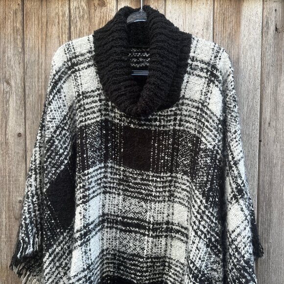 Express Black White Plaid Cowl Neck Cape NWOT - Picture 3 of 5